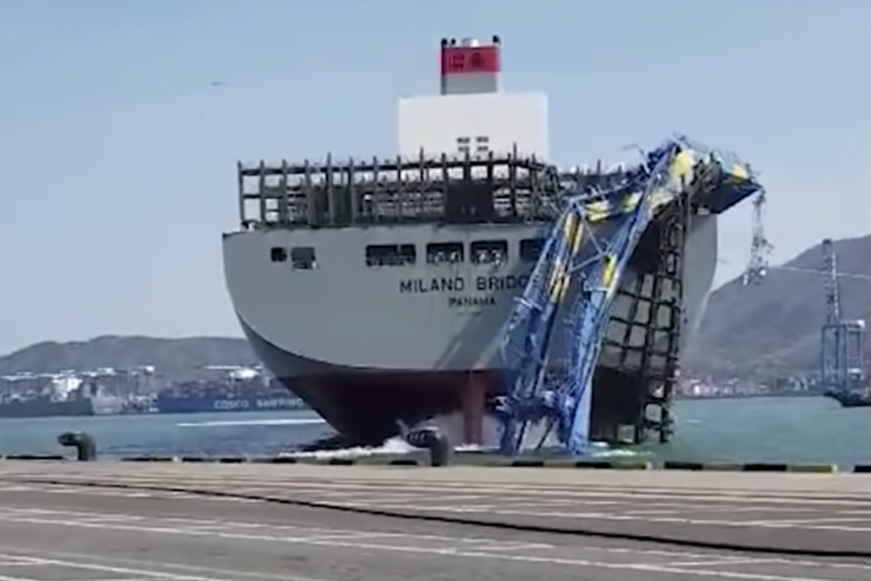 Container ship ONE lacking ballast when it hit terminal crane in Busan