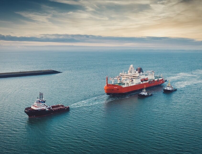 Video: Giant Australian icebreaker heads to Vlissingen for sea trials