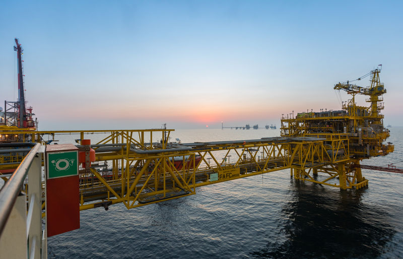 Heerema’s Aegir installs topsides and bridges for Al-Shaheen oil field