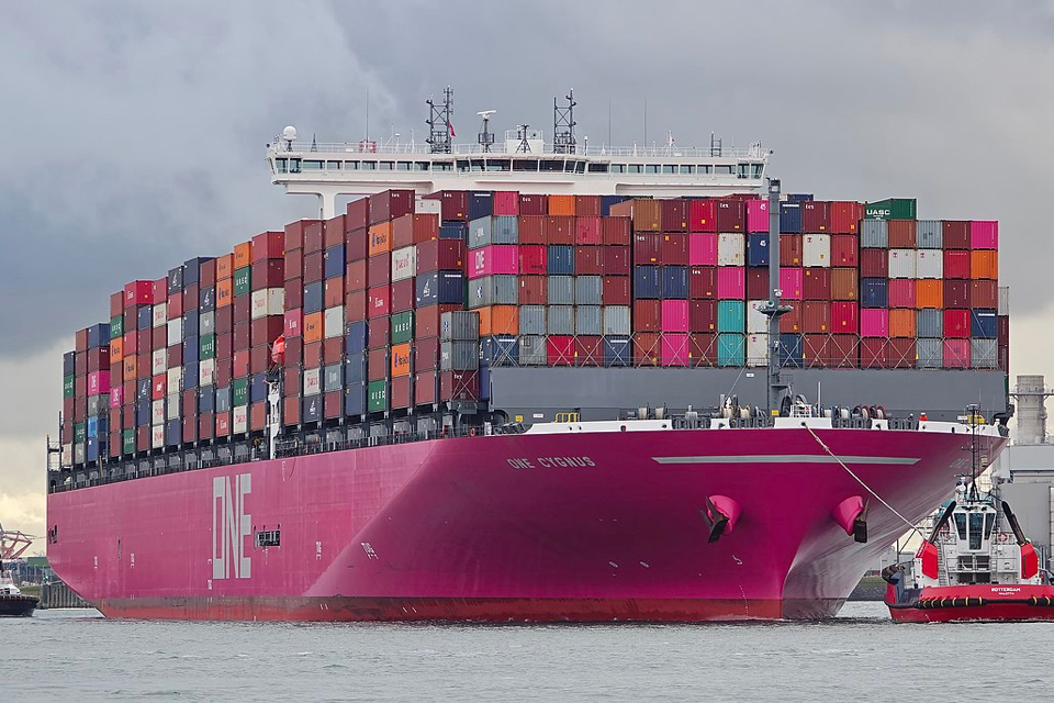 Container ship ONE Apus arrives in Japan, dangerous goods lost identified
