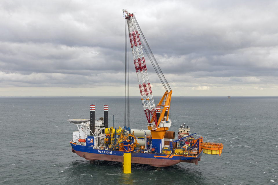 Van Oord to lay foundations for 1.4-GW Sofia Offshore Wind Farm