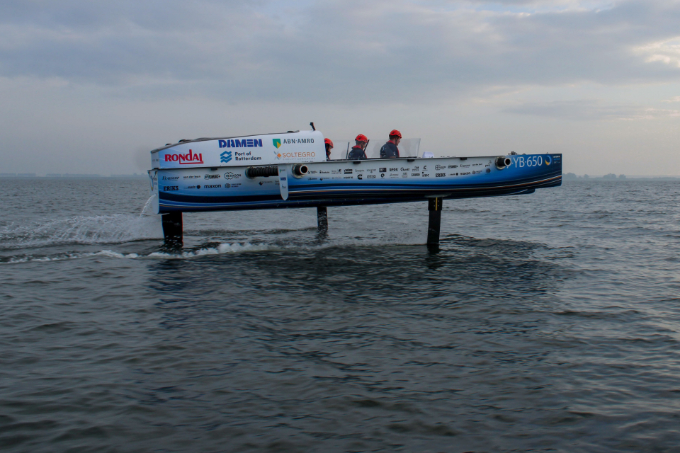 [VIDEO] TU Delft students present world’s first ‘flying’ hydrogen boat