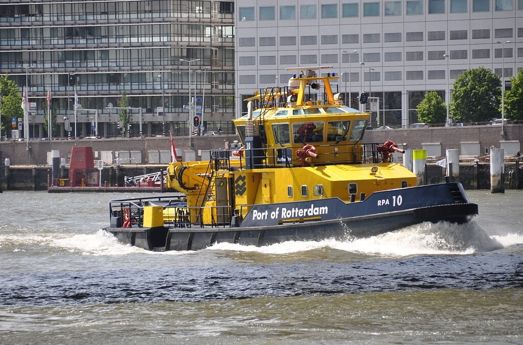 Port of Rotterdam retrofits incident response vessel with hybrid tech