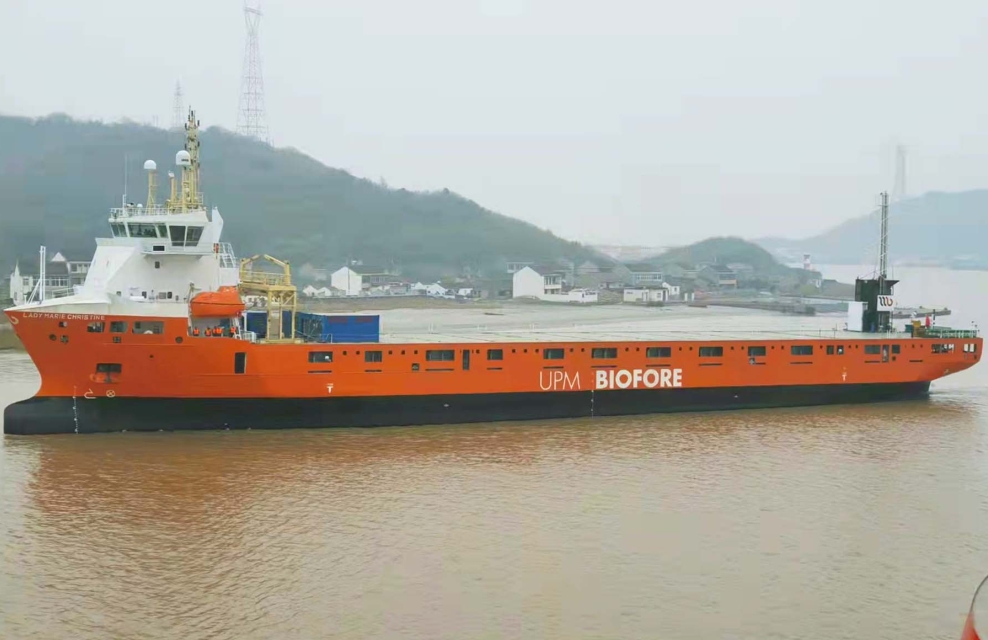 Wijnne Barends takes delivery of first dual-fuel dry bulk cargo vessel