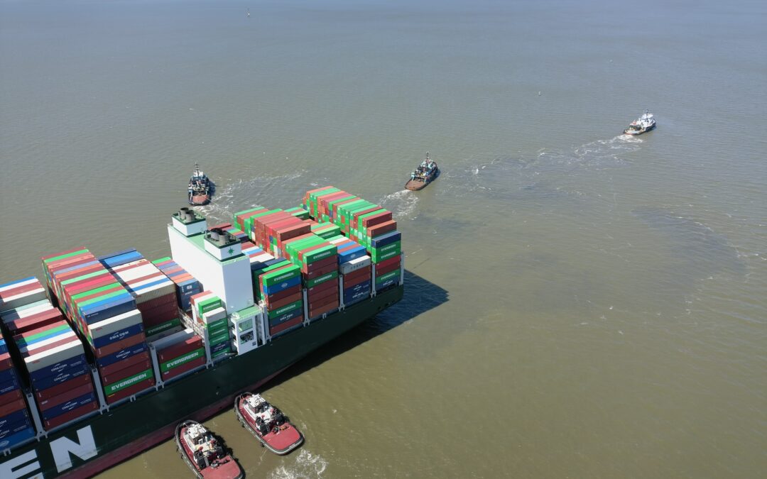 Next refloat Ever Forward only after crane barges have removed containers
