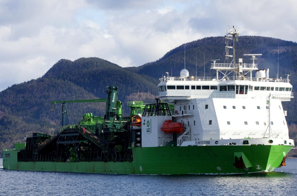 DEME converts bulker into fallpipe vessel