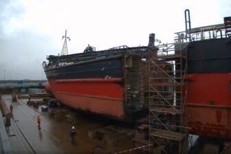 Timelapse video still showing the hull of the Swalinge cut into two at the Kooiman shipyard.