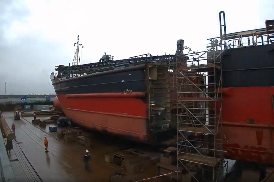 VIDEO: How Kooiman lengthened dredger Swalinge