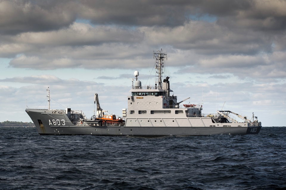 RNLN hydrographic survey vessel HNLMS Luymes