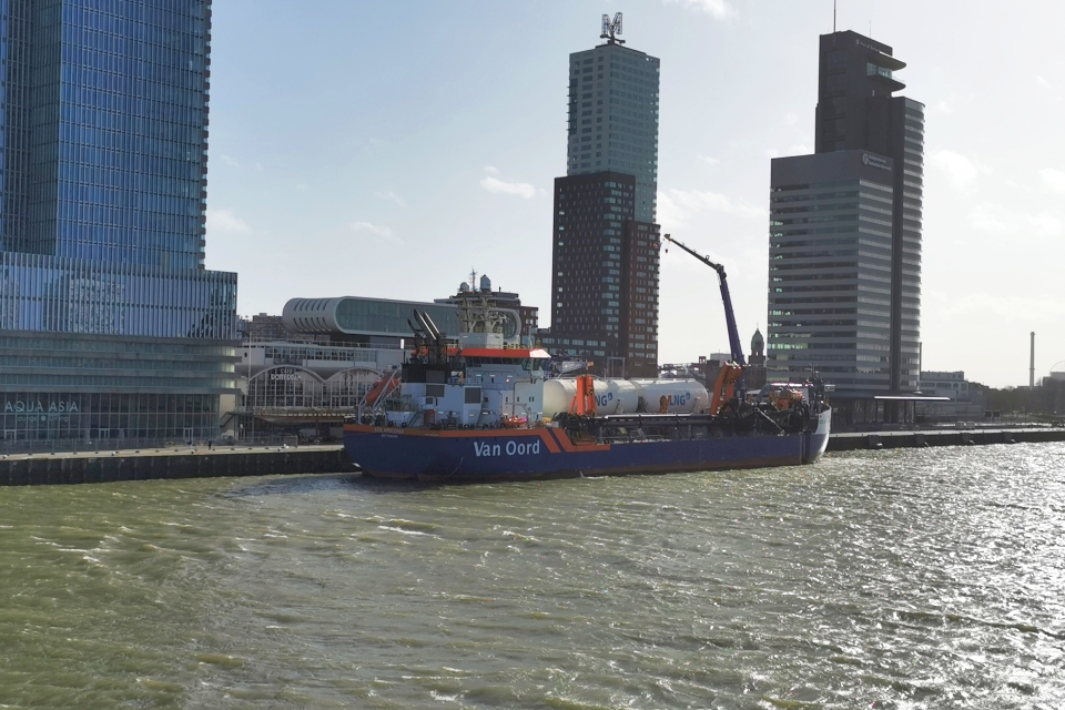 What Van Oord’s LNG dredger Vox Apolonia looks like up close