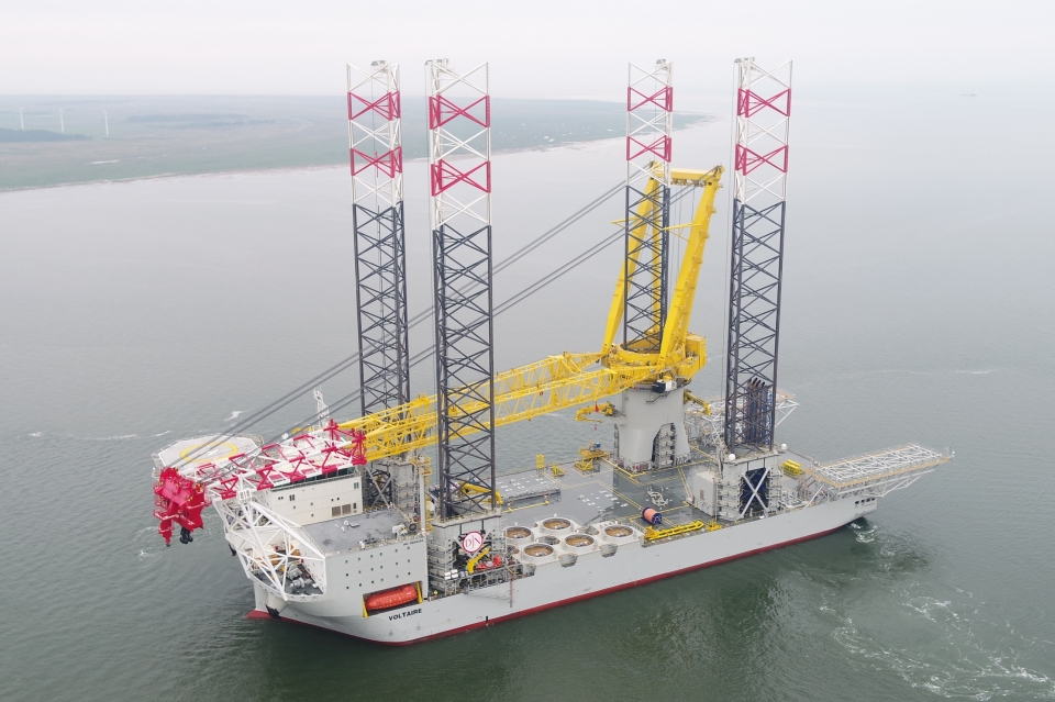 Largest jack-up Voltaire arrives in UK for world’s largest wind farm