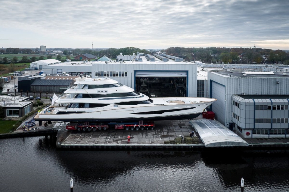Royal Huisman's sportfisher yacht leaves building hall