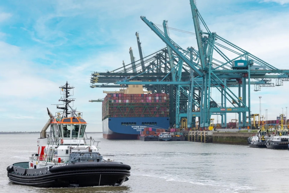 Port of Antwerp-Bruges & CMB.Tech launch the Hydrotug 1