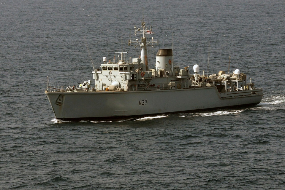VIDEO: Two Royal Navy minehunters collide in Bahrain