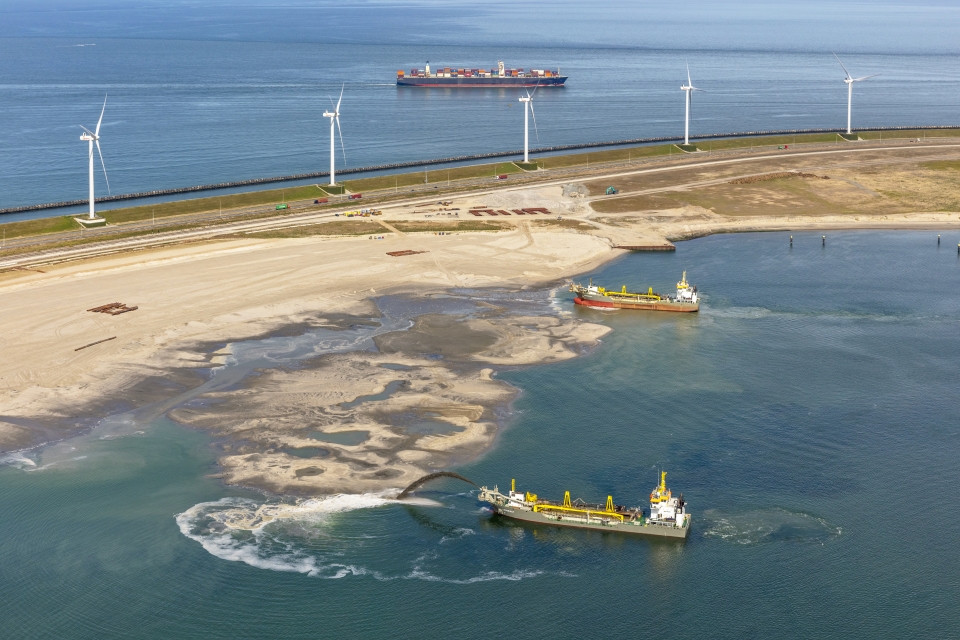 SWZ|Maritime’s February 2024 issue: Dredging, a strategic industry