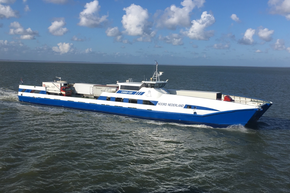 Rederij Doeksen fits cargo catamaran with new engines