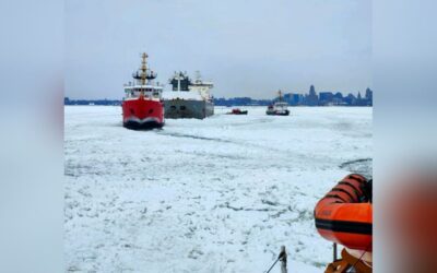 US and Canada Coast Guard free cargo ship from ice