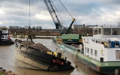 Sunken barge that blocked Meuse River salvaged