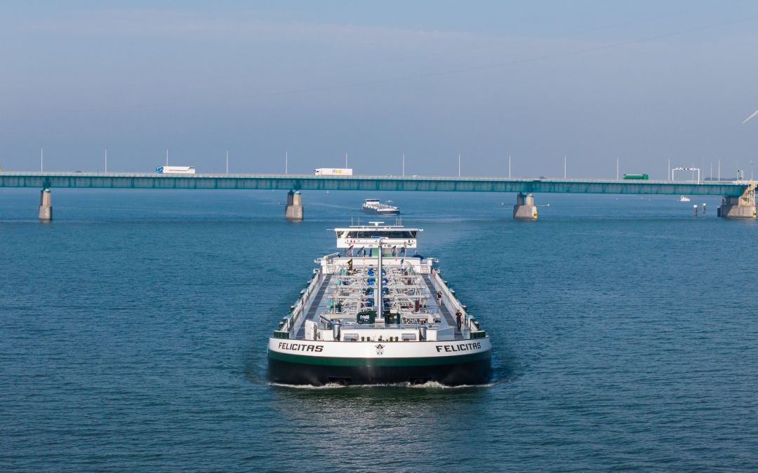 AMS Barging christens 9000-m3 methanol-ready tanker