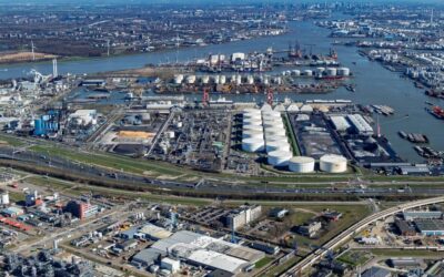 Port of Rotterdam throughput edges up